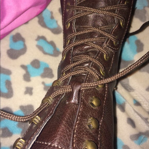 Boots 🤗 - Picture 3 of 6